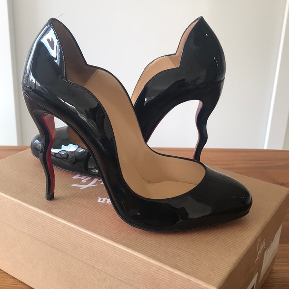Christian Louboutin Shoes - ✨Christian Louboutin Patent Black Wawy Dolly Pumps